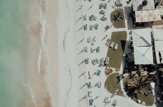 foto con drone della spiaggia