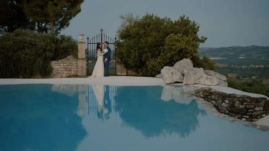 piscina a villa la cerbara